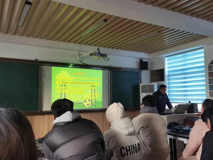 校园足球联赛竞赛规程_校园足球联赛是什么意思_句容市校园足球联赛规则