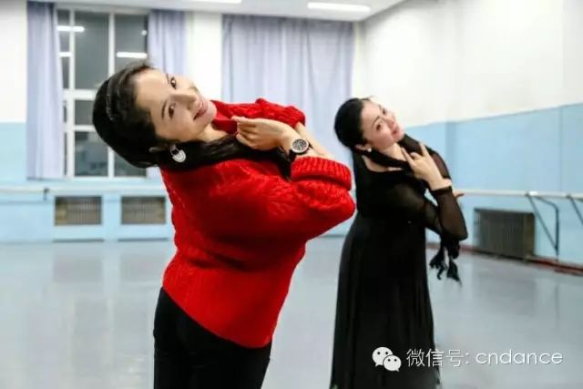 舞蹈图片基本功姿势图片_舞蹈图片基本功造型_生活技能舞蹈图片